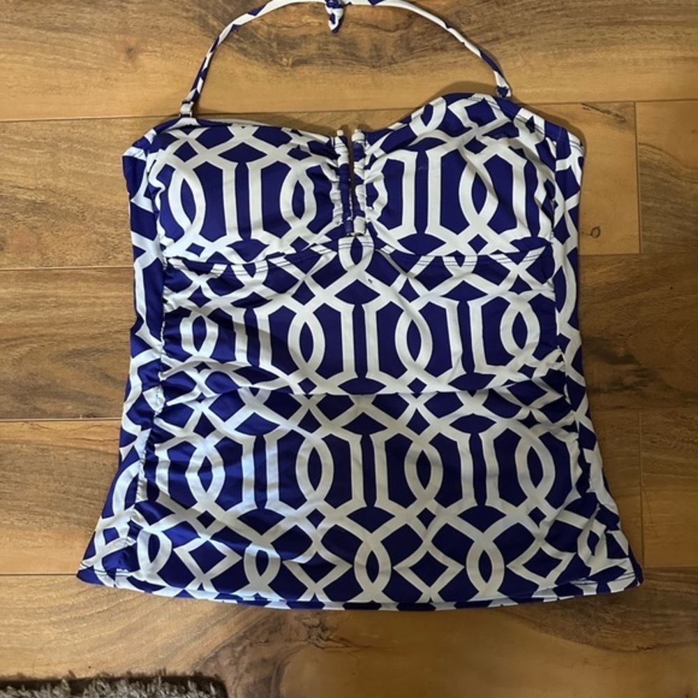 Liz Claiborne Purple and White Patterned Top